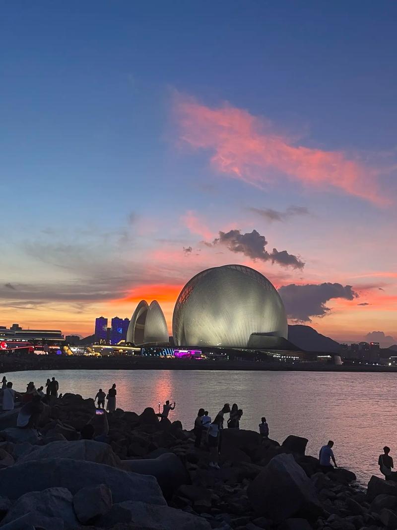 大桥上的观光之旅:尽享城市美景